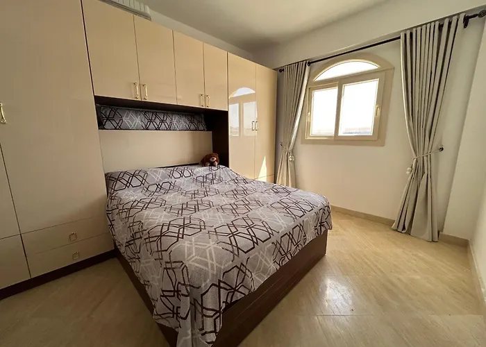 Апарт-отель Sea-view 1br Balcony Full Kitchen